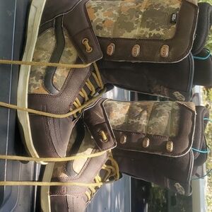 Size 11 vans snowboarding boots